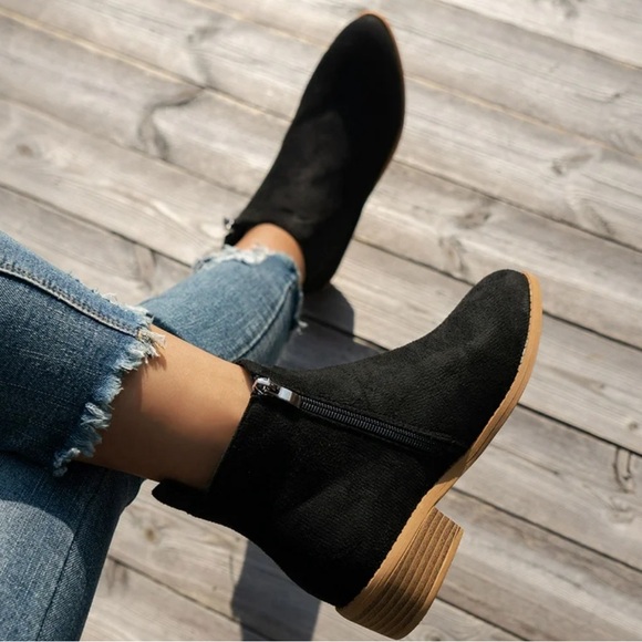 SEVEN 7 ~Womens Black Vegan Suede Booti Ankle Boots Side Zip Size 9 - Picture 1 of 14